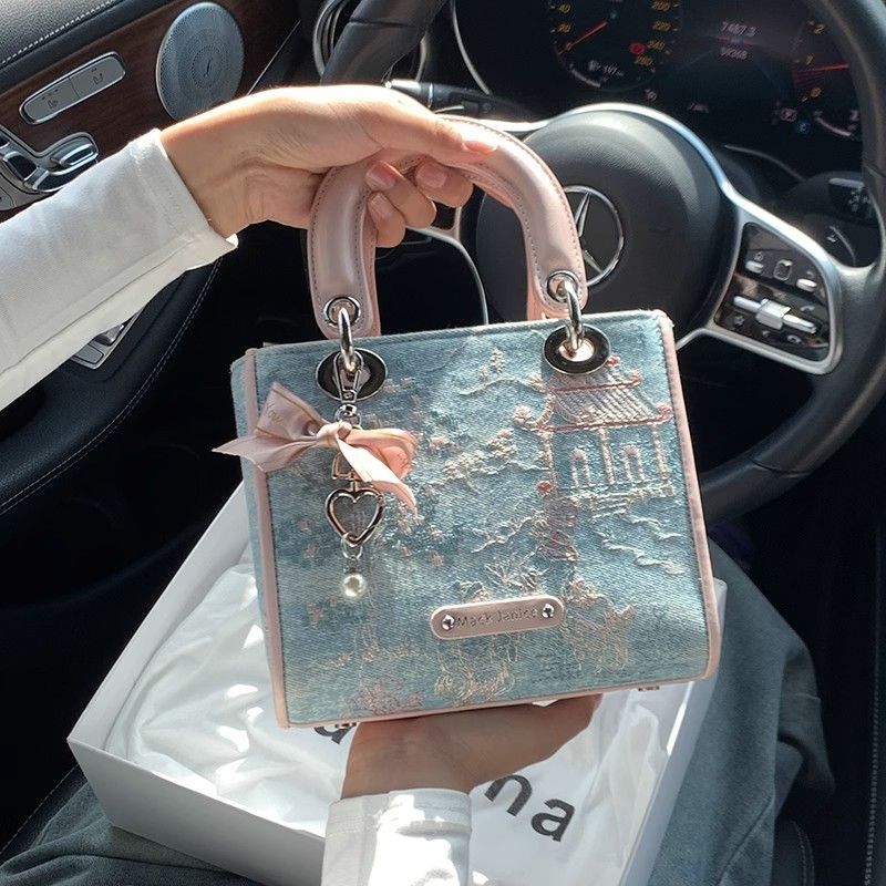 High Value Light Luxury Contra - Luxury Bags Level recensie en prijs