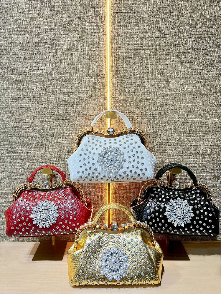 High-level Texture Rhinestones - Luxury Bags Level recensie en prijs